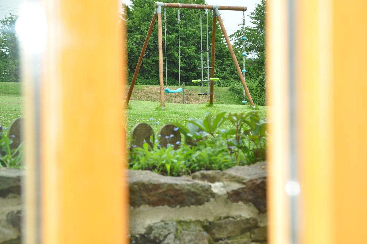 La Ferme De Montaigu Bed & Breakfast Exterior photo