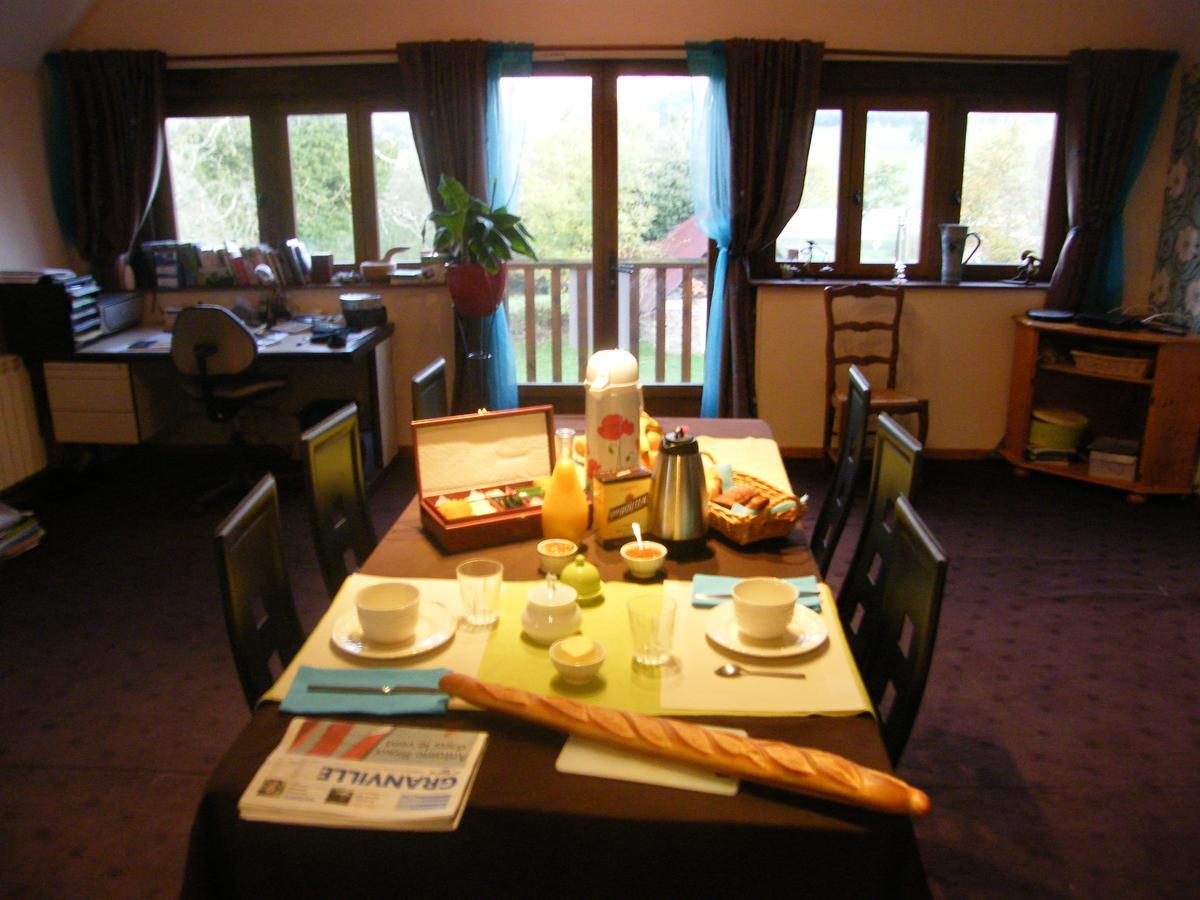 La Ferme De Montaigu Bed & Breakfast Exterior photo